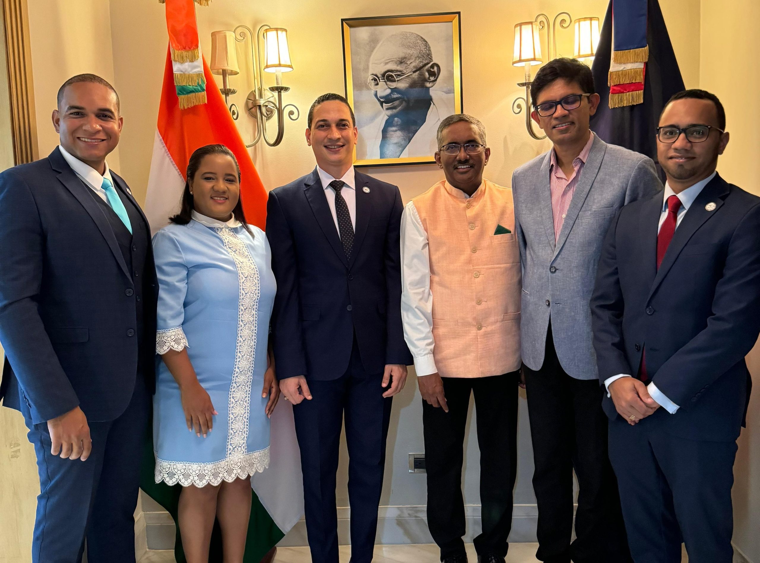 Coneri y la Embajada de la India en RD anuncian ciclo de conferencias