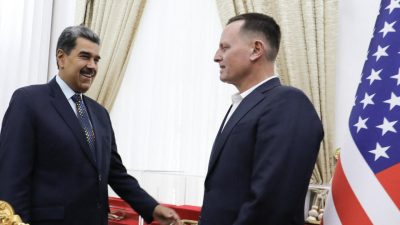 Richard Grenell y Nicolás Maduro