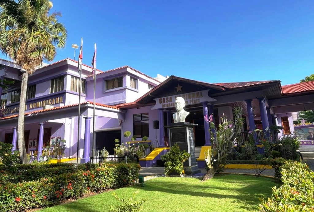 Fachada de la Casa del Partido de la Liberación Dominicana (PLD)