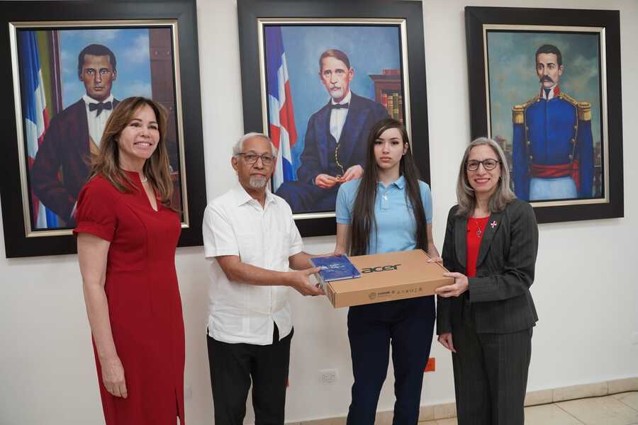 El programa English for a Better Life es una iniciativa que comenzó a implementarse en abril de 2024 en 144 escuelas