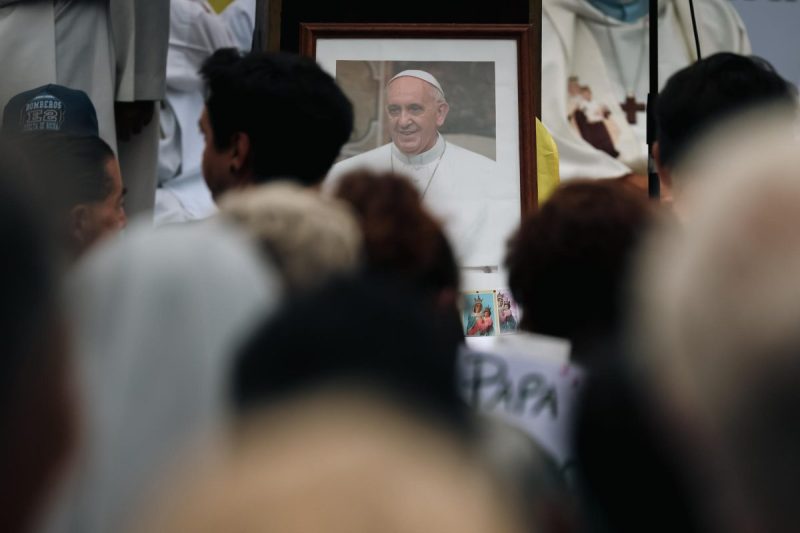 El arzobispo recordó que en esa misma plaza, Bergoglio, como arzobispo de Buenos Aires, celebraba misas frecuentemente