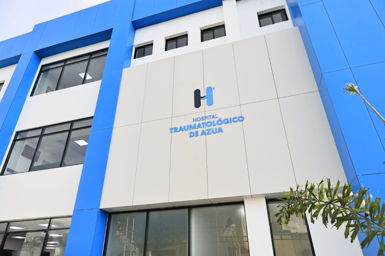 Presidente inaugura primer hospital traumatologico del Sur 4