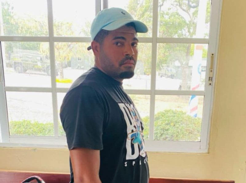 Militares del Cesfront detienen a hombre con más de 150 mil dólares en Jimaní (Foto: Fuente Externa)