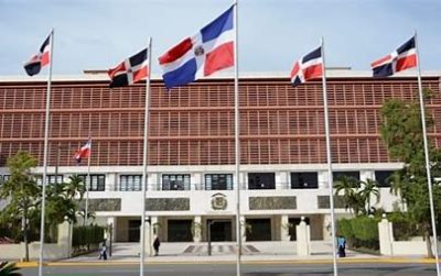 Planteamiento de habilitar a policías y militares para votar abre un nuevo debate en el Congreso