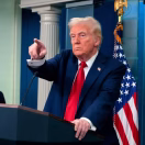 Trump vuelve a amenazar a Hamás con «un infierno» si no liberan a los rehenes de inmediato