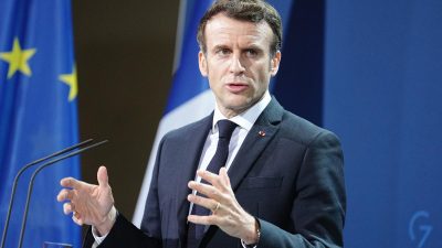 El presidente francés, Emmanuel Macron, pidió este miércoles que Rusia acepte sin "condiciones previas" un alto el fuego de 30 días