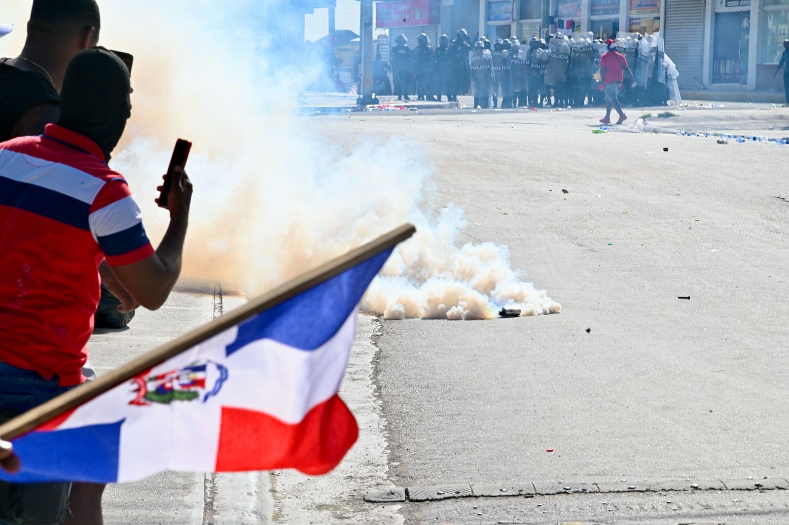 El llamado a manifestación pacífica se convirtió en desorden (Foto: Félix Lara)