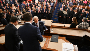 El Senado de EE.UU. rechaza ley para exigir identificación a votantes propuesta por Trump