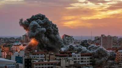 De acuerdo con medios palestinos, el ataque de Israel contra Gaza, registrado la madrugada de este martes, dejó al menos 112 muertos.