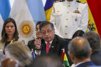 El presidente colombiano, Gustavo Petro, se reunió con el embajador de China en Colombia, Zhu Jingyang, para avanzar en los preparativos de la IV Reunión Ministerial del Foro de la Comunidad de Estados Latinoamericanos y Caribeños (Celac) y China, que se celebrará en mayo en Pekín.