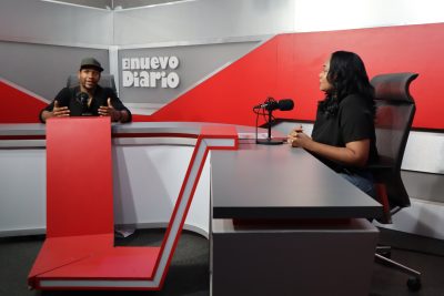 Yennifer Otáñez y Raymond Moreta, comunicadores.(Foto: Luis Montero).