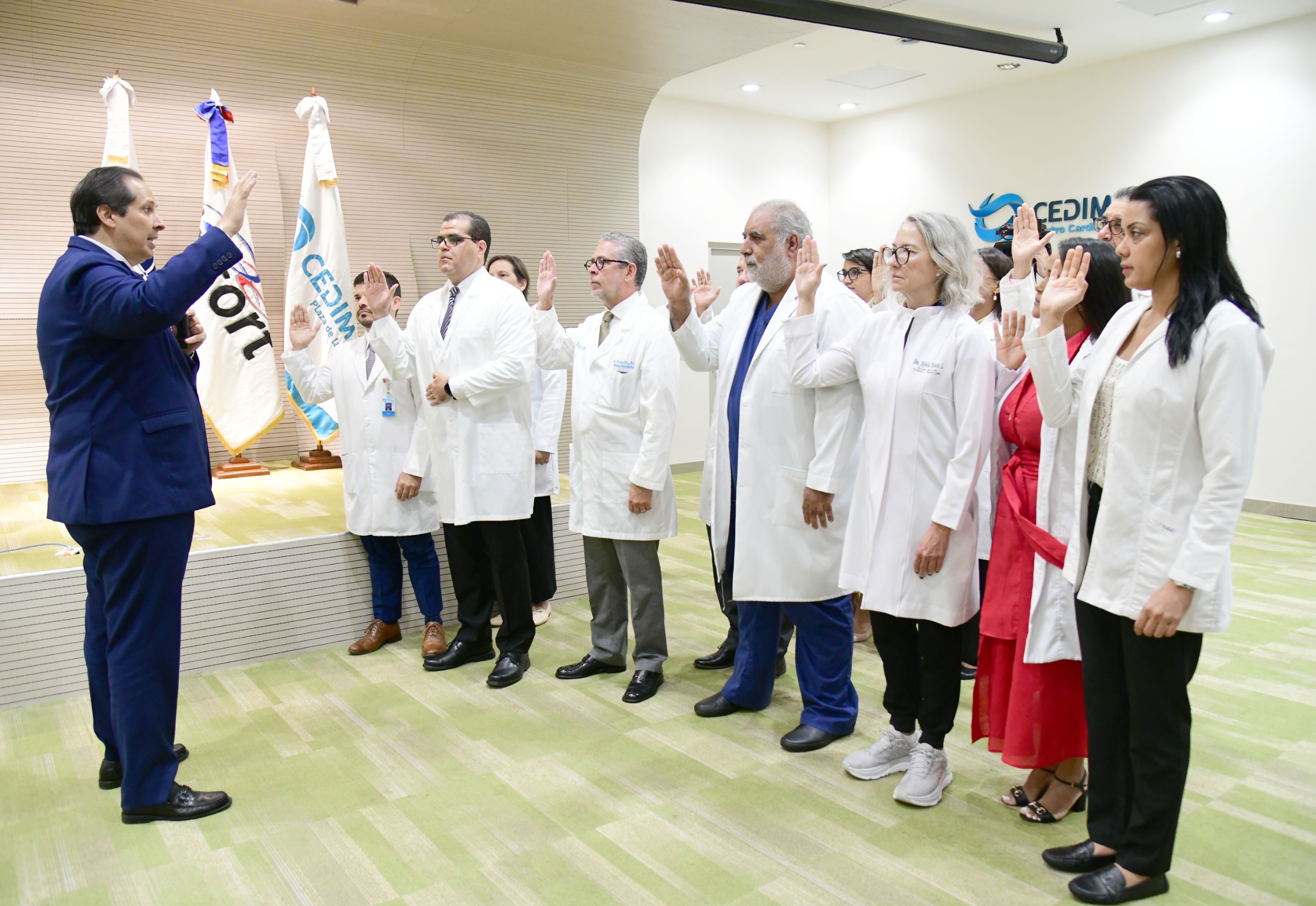 Autoridades juramentan el Comité Hospitalario de Trasplante de Cedimat 5 Autoridades juramentan el Comite Hospitalario de Trasplante de Cedimat 2