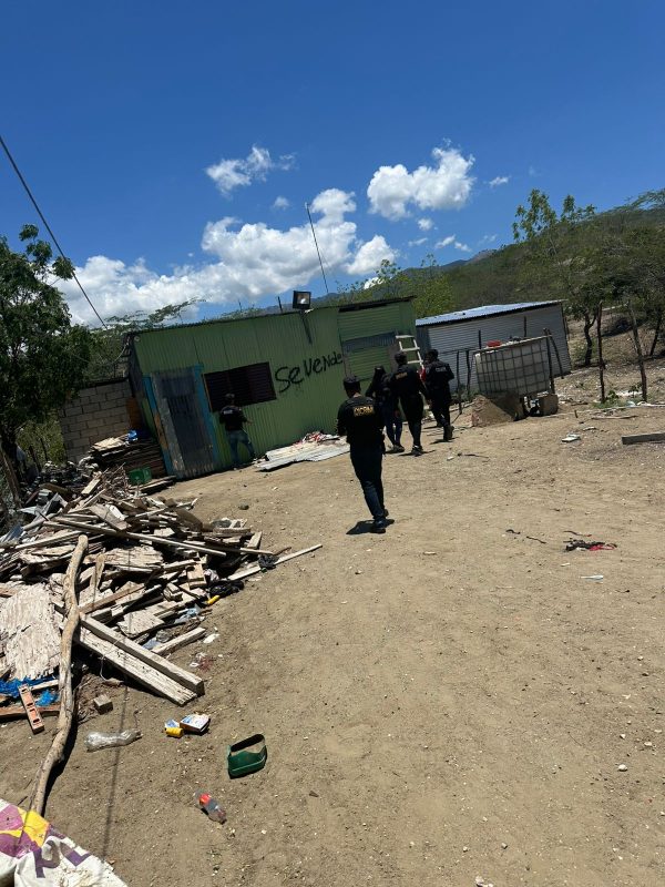 Autoridades rescatan en Azua a dos adolescentes reportadas como desaparecidas en Santo Domingo (Foto: Fuente Externa)