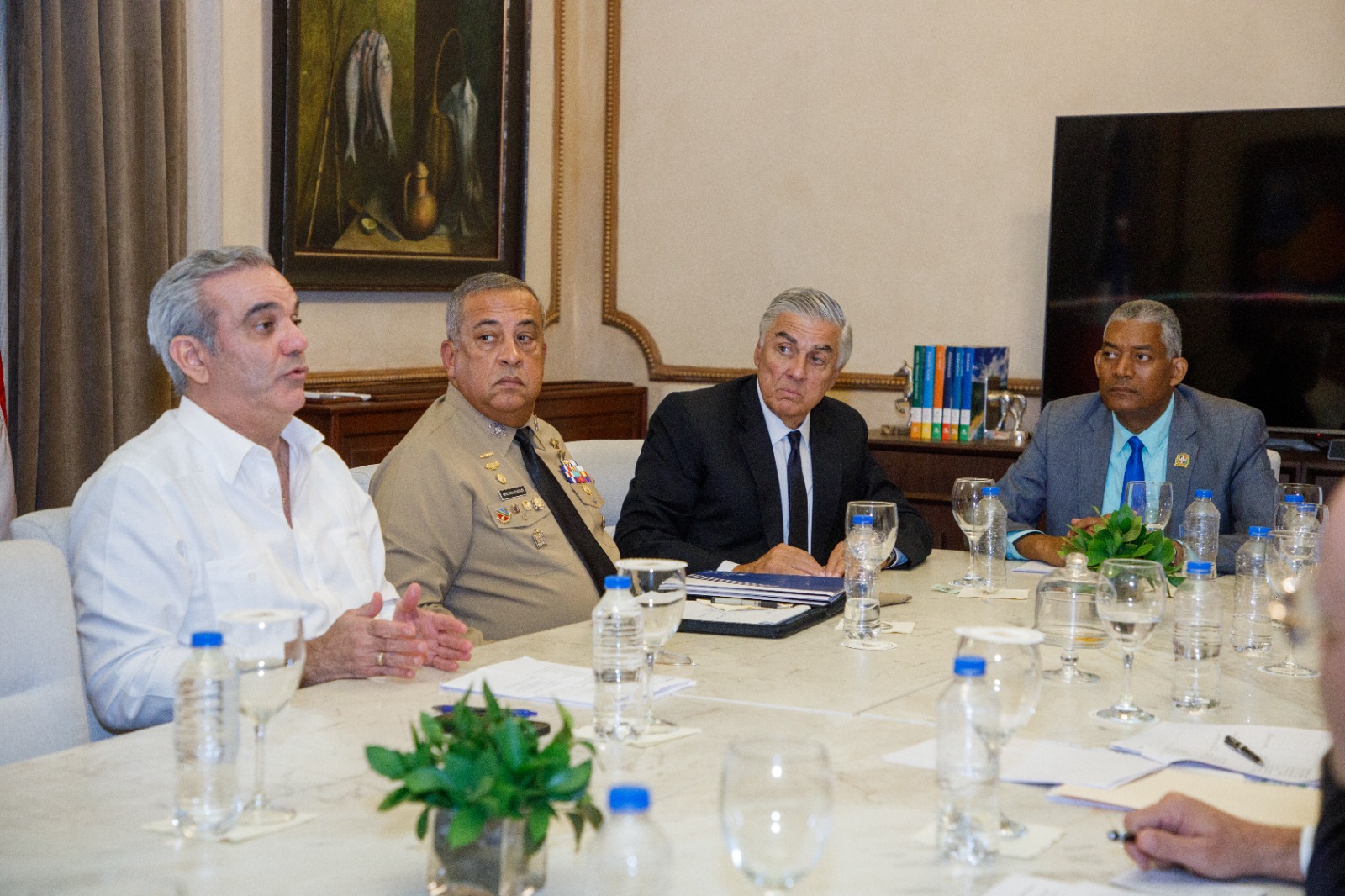 Observatorio de Políticas Migratorias sostiene reunión con presidente Abinader