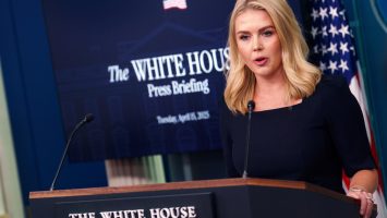 La Casa Blanca replica al papa: No hay nada de malo en instar a la oración durante la guerra