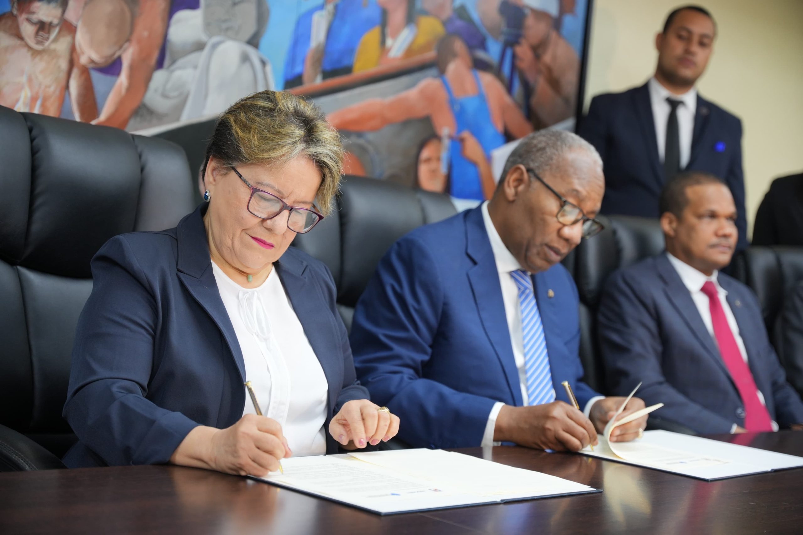 UASD e Indomet firman convenio para impulsar formación en ciencias  atmosféricas – El Nuevo Diario (República Dominicana)