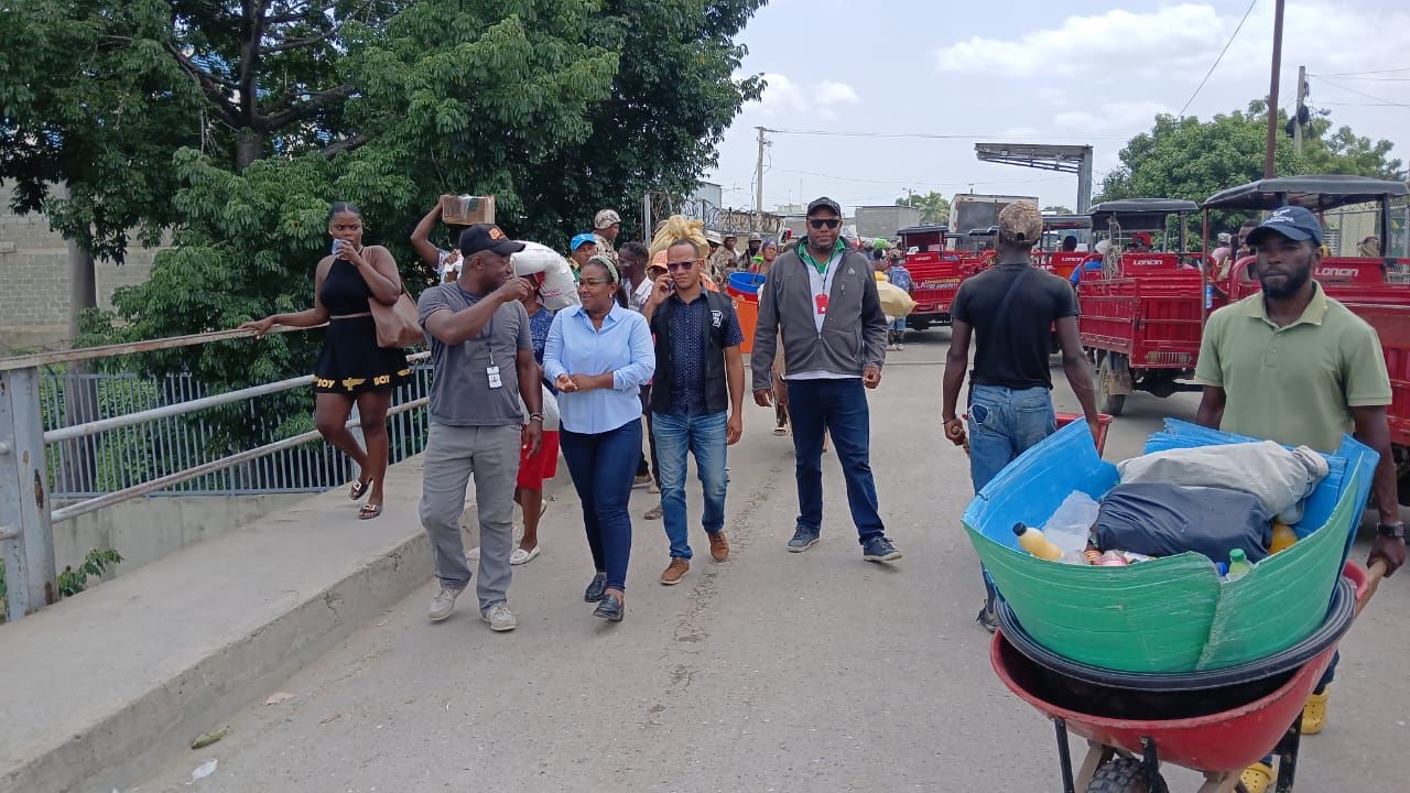 Directora provincial de Salud de Dajabón supervisa protocolos en puente fronterizo 3 Autoridades supervisa protocolos en puente fronterizo Foto Jesus Carrasco