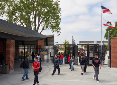 Padres de familia y maestros de una escuela primaria en el sur de California, en Estados Unidos, se han unido para pedir al Gobierno del presidente Donald Trump que libere a uno de sus estudiantes detenido junto a su padre cuando se presentaron en una corte de inmigración en Texas la semana pasada.