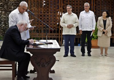 Estas fueron las claves del discurso del viceministro de Exteriores cubano Elio Eduardo Rodríguez Perdomo al recibir a la delegación diplomática vaticana en La Habana, en el que caracterizó las relaciones bilaterales tras el triunfo de la revolución (1959) como en una "evolución ascendente".