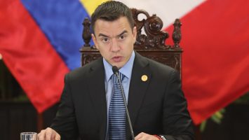 Daniel Noboa reorganiza la Presidencia de Ecuador y nombra a un nuevo portavoz
