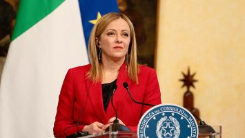 Meloni Reafirma la Normalización Diplomática con EE.UU. y Desestima Impacto Comercial