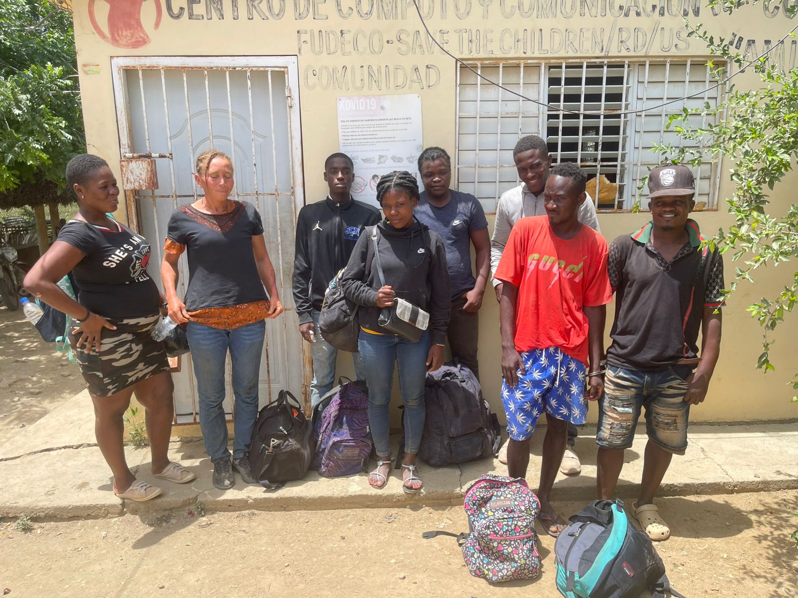 Ejército detiene 40 haitianos indocumentados en Loma de Cabrera ...