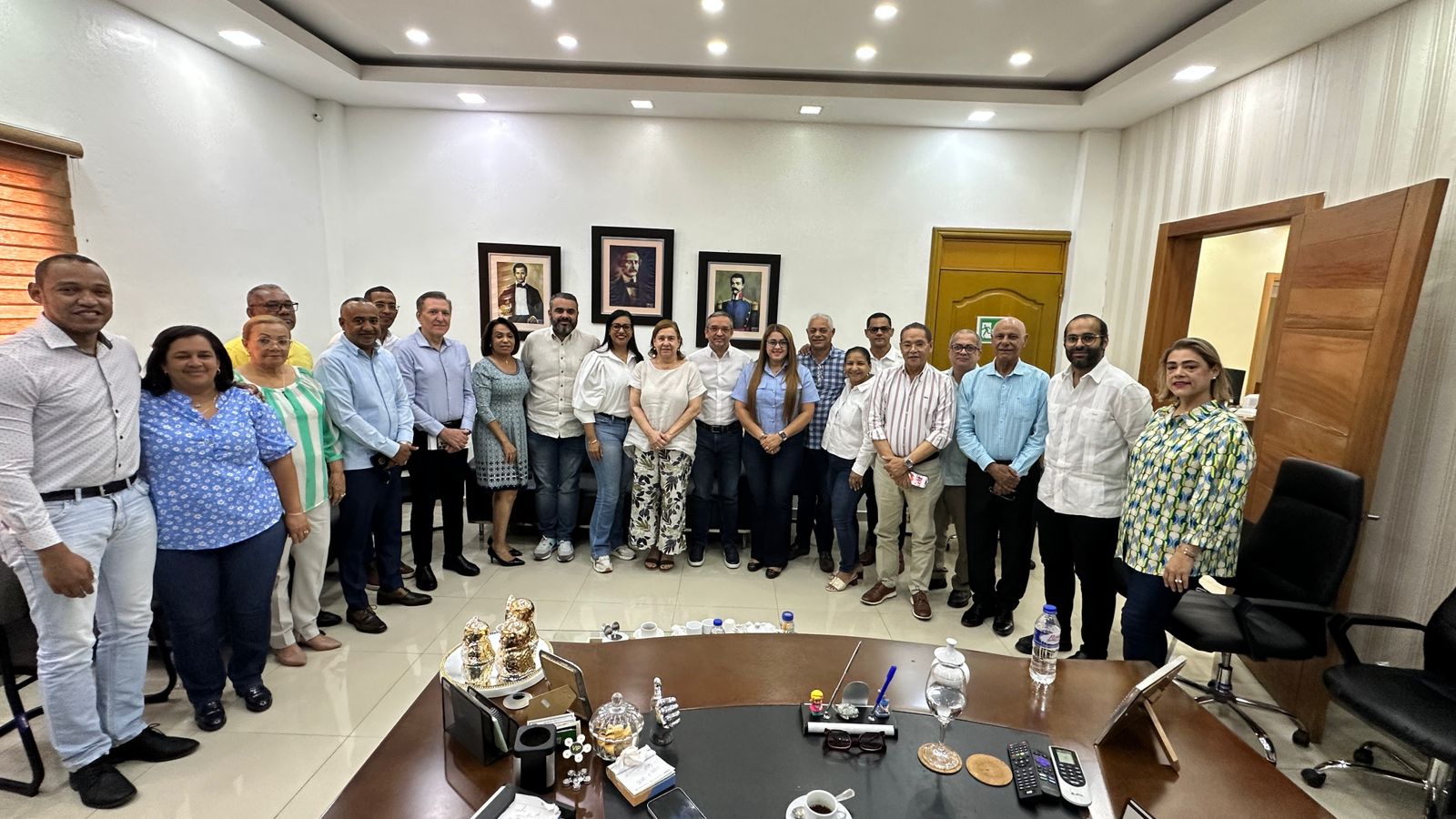 Senasa realiza jornada en La Vega con carnetización, visitas médicas y encuentros 9 Perosnalidades en gobernacion de La Vega Winston Hernandez