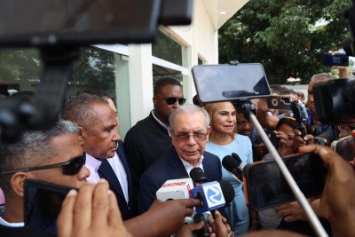 Danilo Medina aclara Magín Díaz no es peledeísta sino un técnico de RD