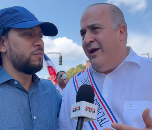 Senador Alexis Victoria Yeb y el periodista Jaime Rincón. (Foto: Fuente interna).
