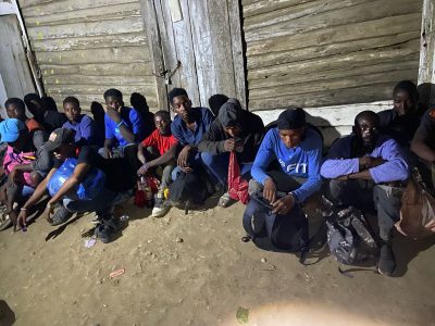 Ejército detiene a 18 nacionales haitianos que se encontraban ocultos en una vivienda en Mao