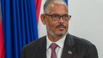 El primer ministro de Haití visita al papa y le expone la crisis en su país