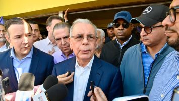 Danilo Medina afirma que él inauguró la cárcel y que lo único nuevo que ha visto es la pintura y el cambio de nombre (Foto: Félix Lara)