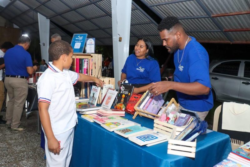 Inauguran en Los Alcarrizos primera Feria del Libro dedicada al periodista Jorge Rodríguez
