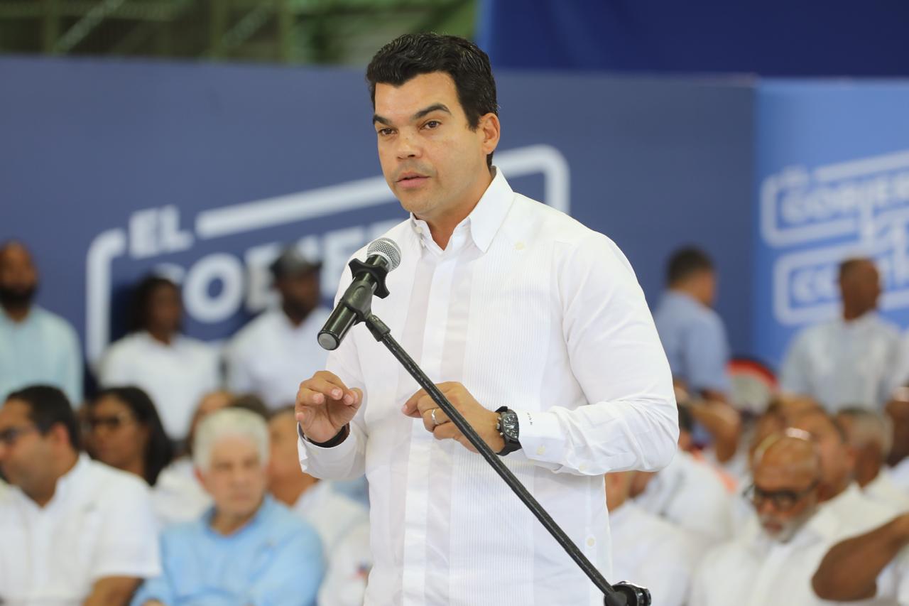 Para solucionar el problema del agua potable, el titular del INAPA reveló que este mes de noviembre iniciará la licitación del Acueducto del Cerro Foto: (Presidencia de la República)