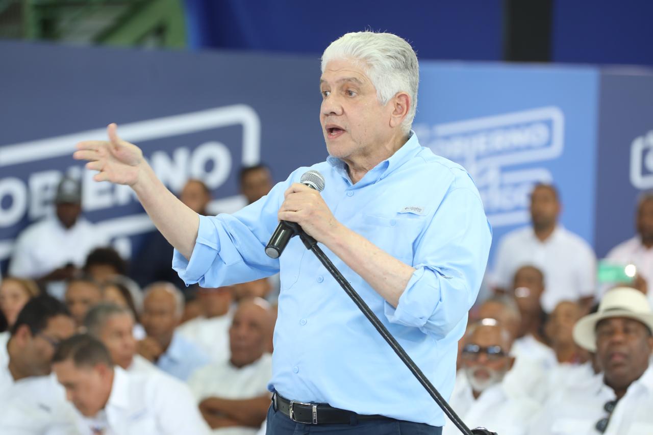 El ministro de MOPC Eduardo Estrella aseguró que la Circunvalación La Otra Banda se entregará en 14 meses Foto: (Presidencia de la República)