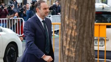 Condenan a 24 años de cárcel por corrupción a un exministro español muy próximo a Pedro Sánchez