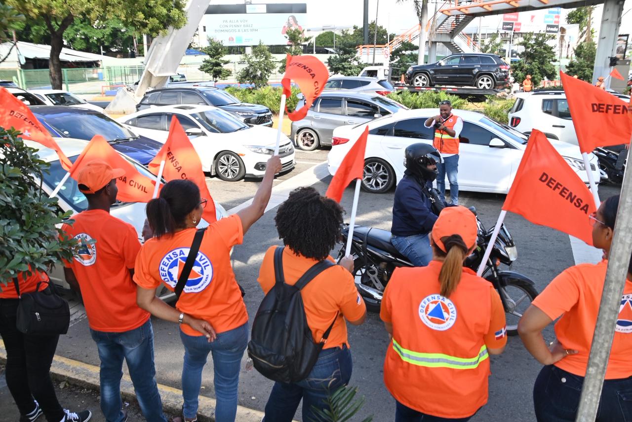 Defensa Civil en el Distrito Nacional (Foto Napoleón Marte El Nuevo Diario)