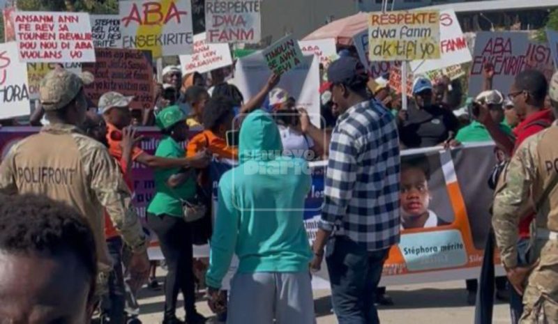 Haitianos protestan en frontera por muerte de menor en circunstancias no aclaradas