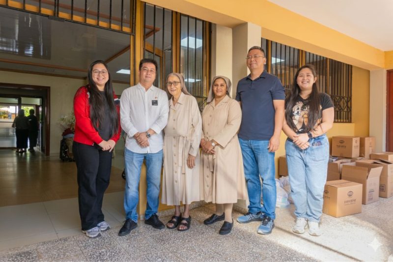 Esta entrega forma parte de una ruta solidaria que la Cámara General de Comercio de Fujian en RD (Foto: Fuente externa)