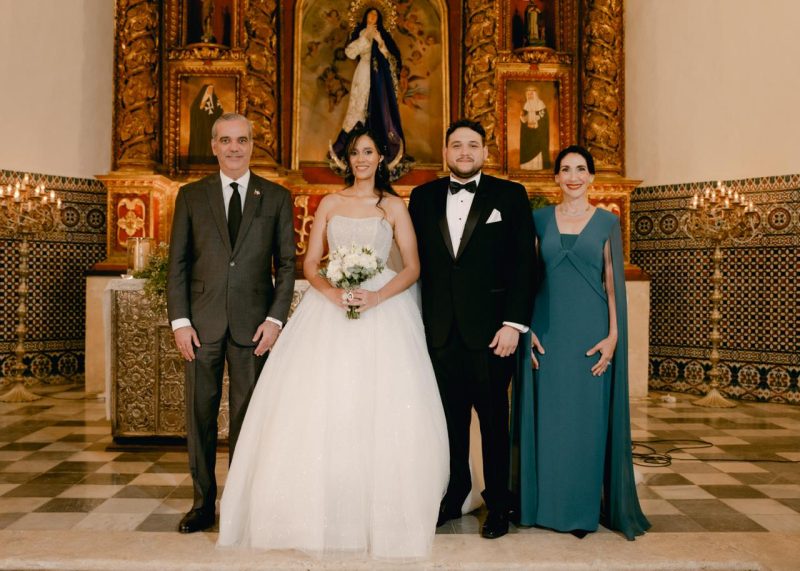 Boda de hijos de destacados comunicadores y abogados reúne a la élite política y empresarial dominicana