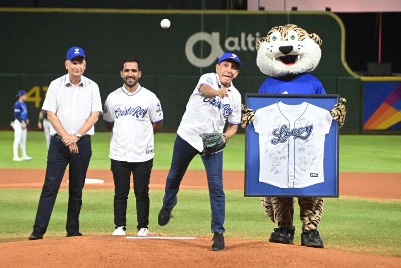 Doctor Félix Antonio Cruz Jiminián, "El Médico del Pueblo", homenajeado por el Licey