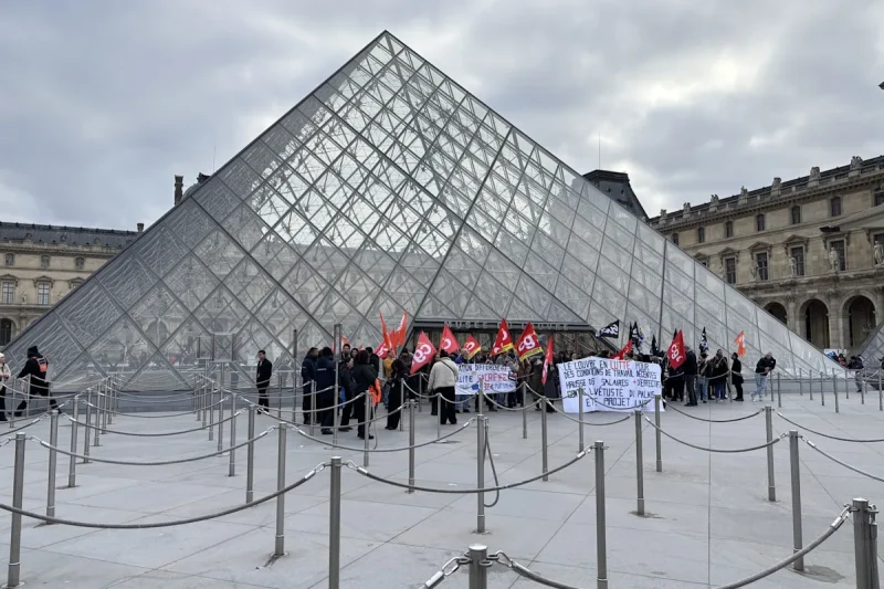Huelga en el Museo del Louvre: Trabajadores exigen mejores condiciones y rechazan recortes presupuestarios