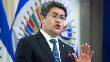 Justicia de Honduras envía a tribunal ordinario el caso contra Juan Orlando Hernández por lavado y fraude