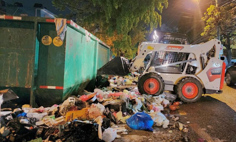 La jornada fue coordinada junto a la Dirección de Limpieza y Aseo Urbano (Foto: Equipo de Comunicaciones)