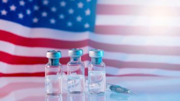 Más de 100 millones de vacunaciones en campaña para recuperar lo perdido en la pandemia