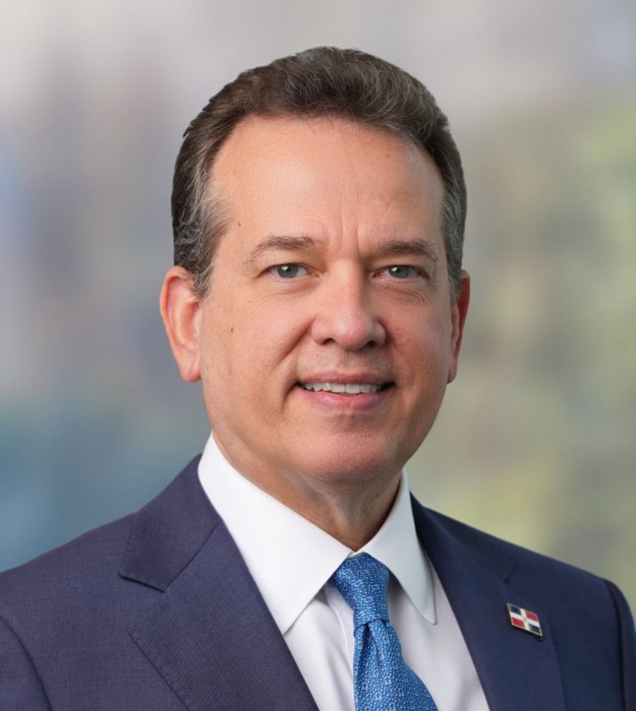 Presidente designa a Víctor "Ito" Bisonó como nuevo ministro de Viviendas y Edificaciones