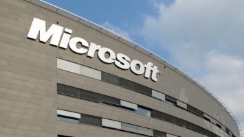 Las acciones de Microsoft caen un 24 % en tres meses, su peor trimestre desde 2008