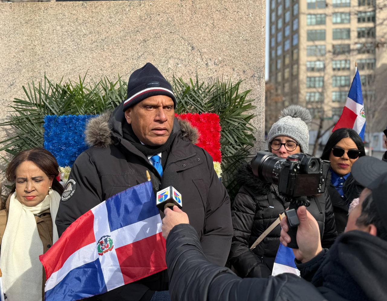 Cónsul dominicano en Nueva York encabeza ofrenda floral a Duarte y exhorta a reflexionar sobre su legado