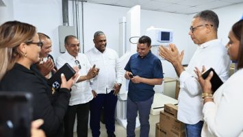 PIE DE FOTO: Director del SNS visitas varios hospitales para percatarse de su situación. FOTO: SNS