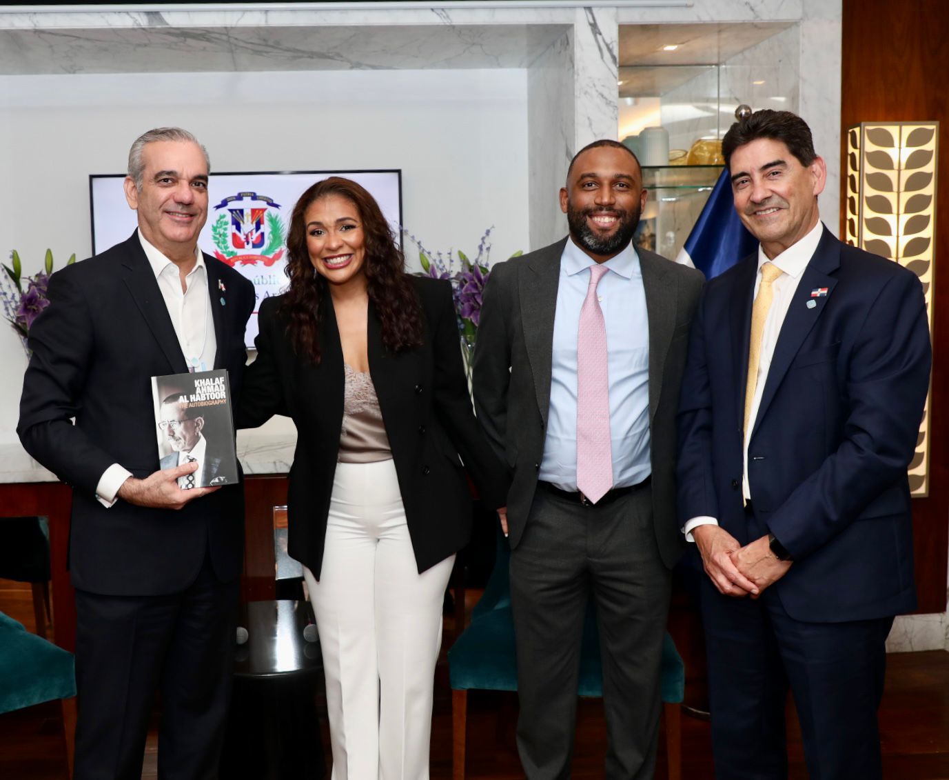 Abinader destaca en Dubái baja criminalidad, reducción de muertes por accidentes y avances hospitalarios en RD (9)